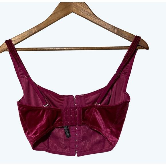 Urban Outfitters Out From Under Anastasia Velvet Balconette Bra Top Medium - Picture 3 of 8